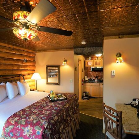 Pike'S Waterfront Lodge Феърбанкс Екстериор снимка