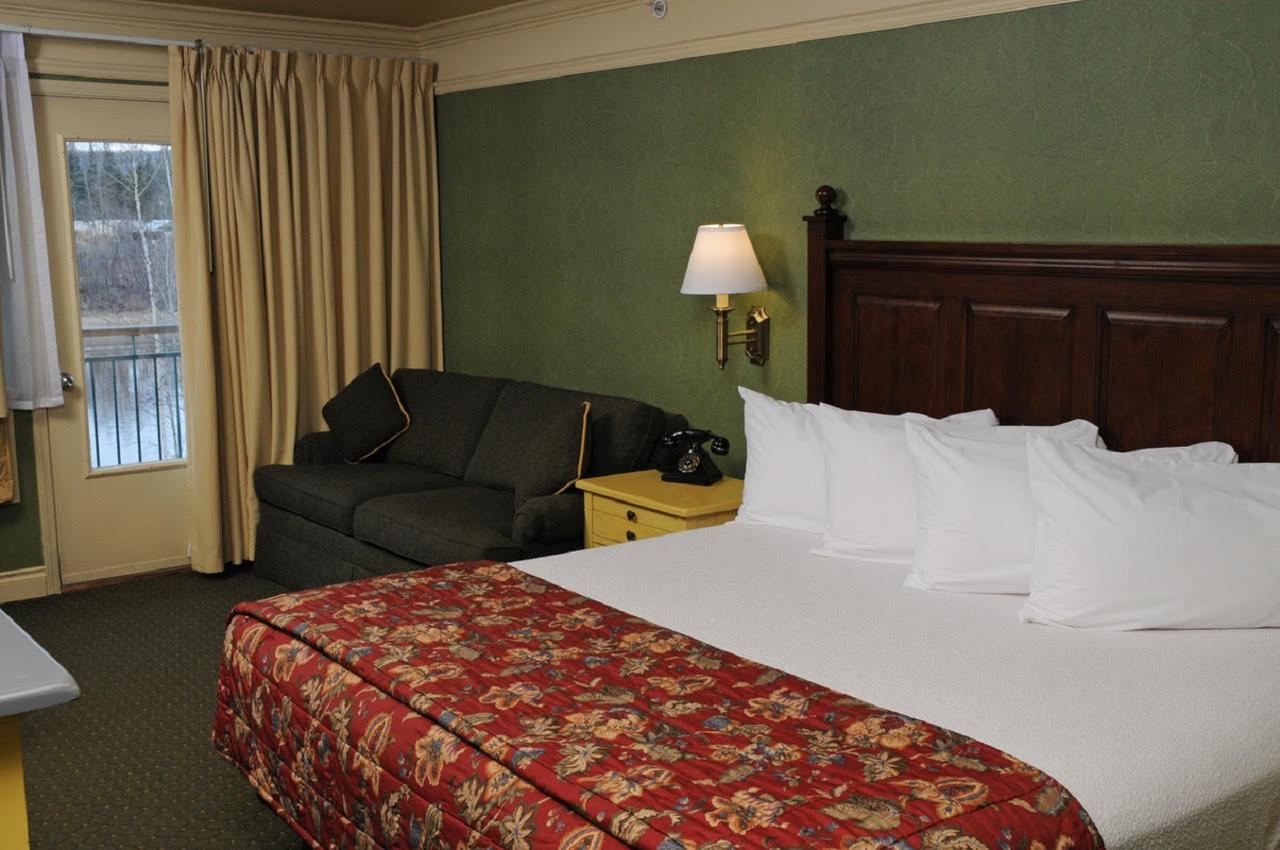 Pike'S Waterfront Lodge Феърбанкс Екстериор снимка