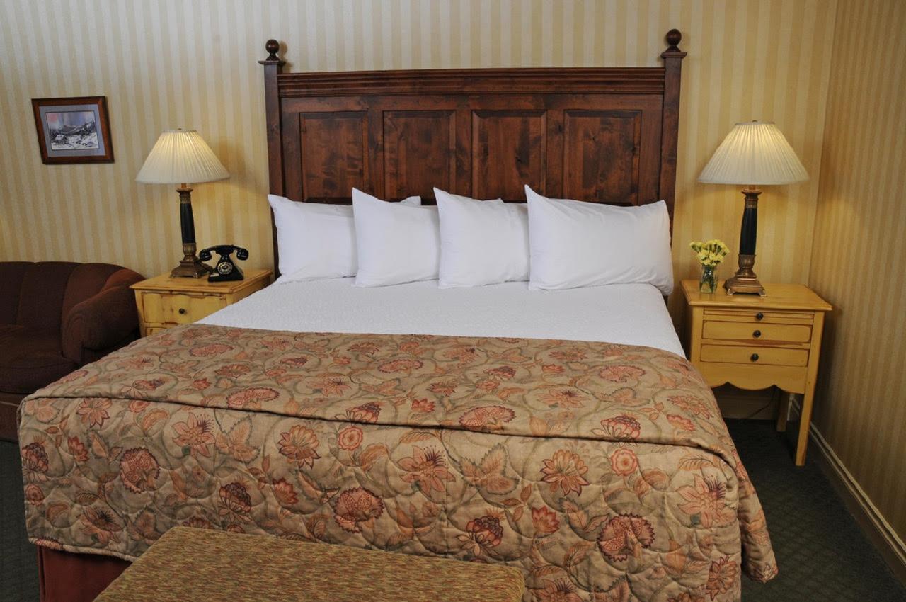 Pike'S Waterfront Lodge Феърбанкс Екстериор снимка