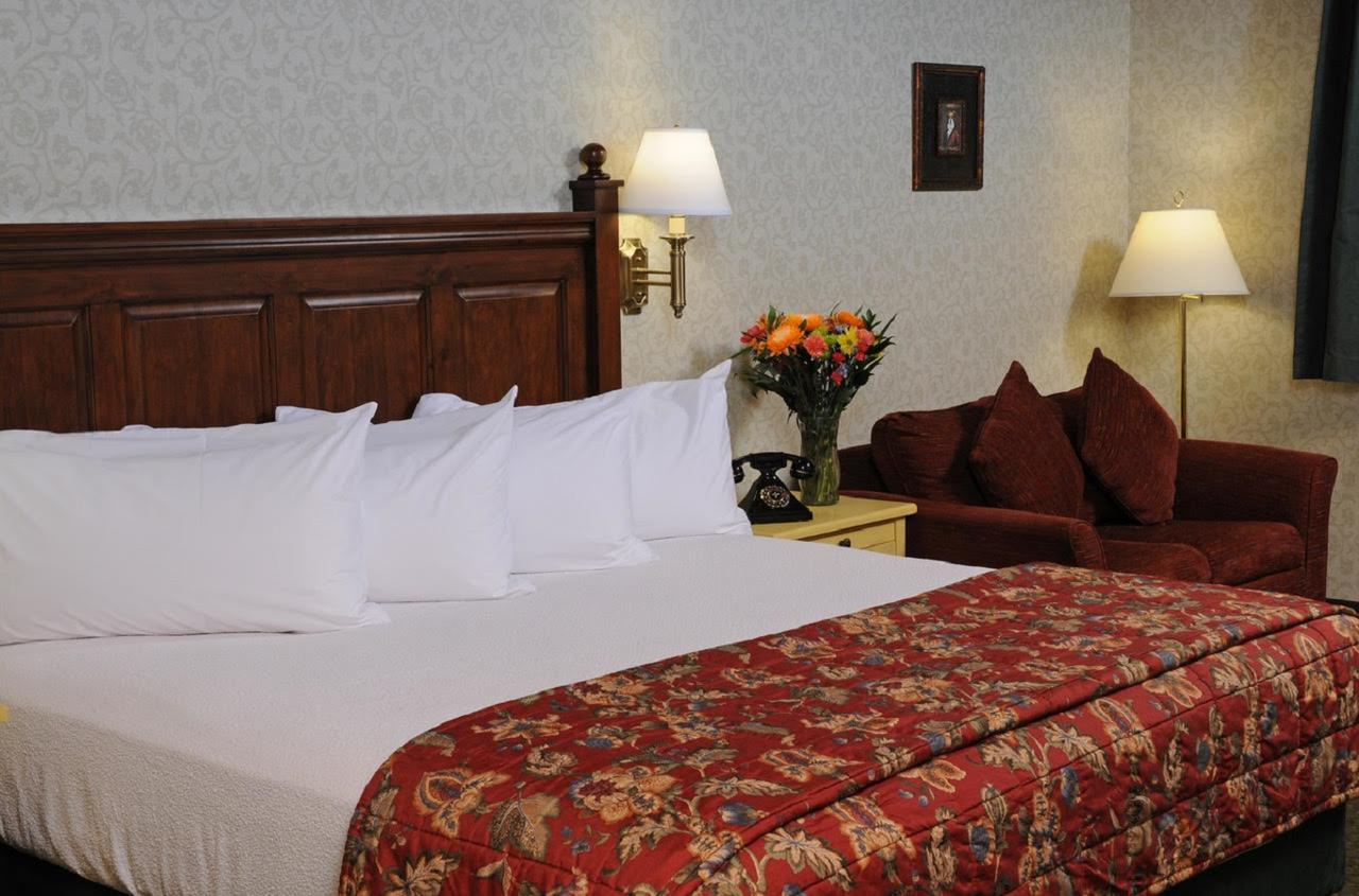 Pike'S Waterfront Lodge Феърбанкс Екстериор снимка