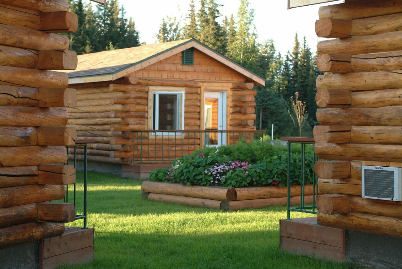 Pike'S Waterfront Lodge Феърбанкс Екстериор снимка