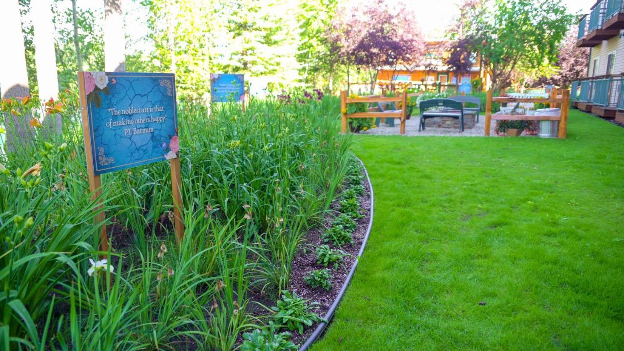 Pike'S Waterfront Lodge Феърбанкс Екстериор снимка